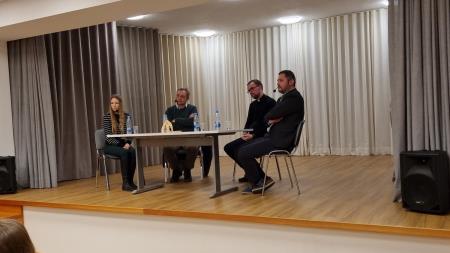 Cerkev in družba Kaj je res - Žejni smo resnice (4)